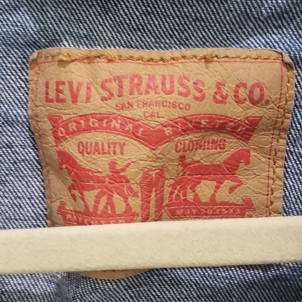 LargeDenim Jacket - Picture 2 of 5